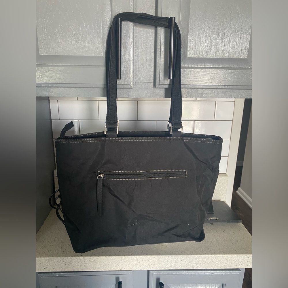 Woman’s Kenneth Cole shoulder bag/purse, holds everything! - Picture 2 of 12